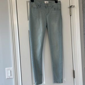 Lt blue Celebrity Pink mid rise ankle skinny jeans.size 5/27. 25 inch inseam.